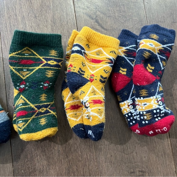✨2/$30✨ Roots Baby Socks - Picture 3 of 4